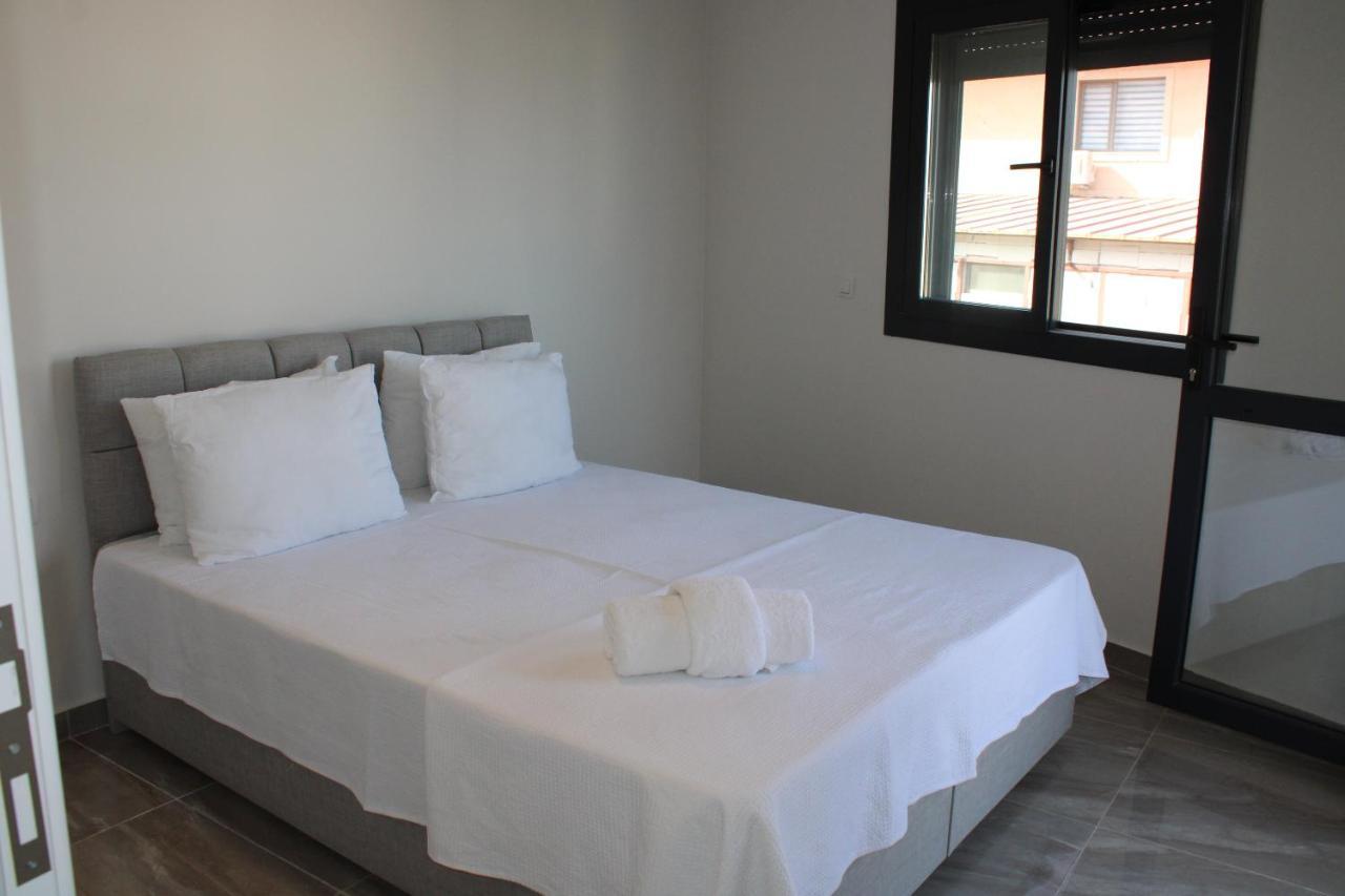 Aparthotel Capo Calaberno Aparts Karaburun  Exterior foto