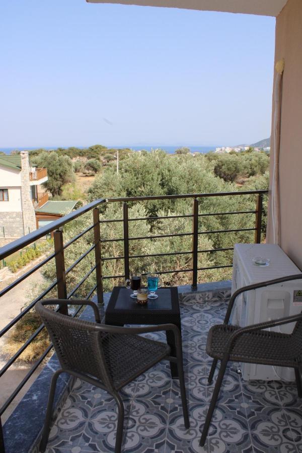 Aparthotel Capo Calaberno Aparts Karaburun  Exterior foto