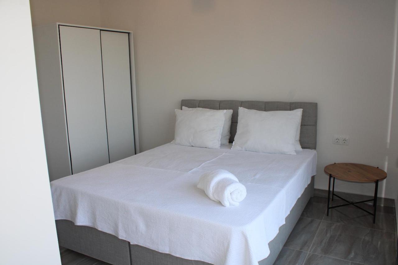 Aparthotel Capo Calaberno Aparts Karaburun  Exterior foto